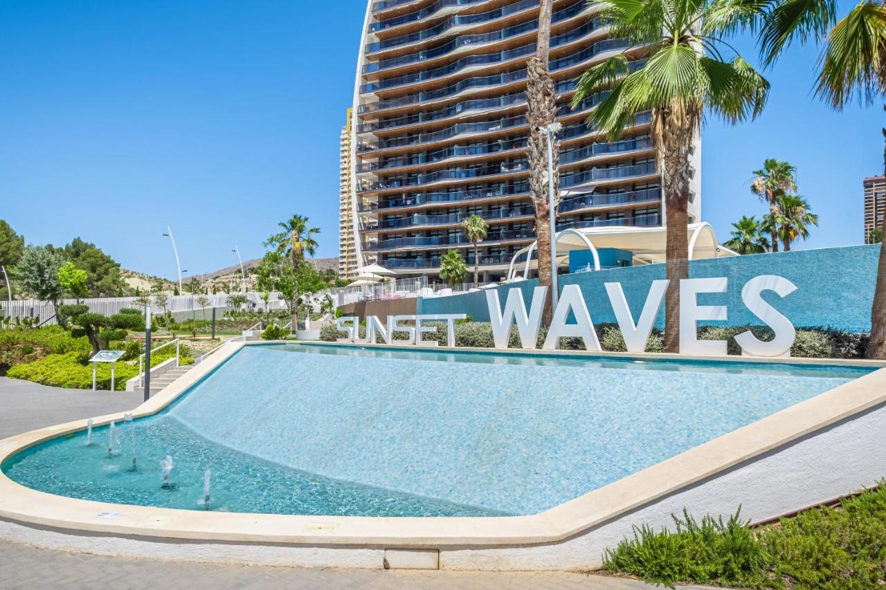 Sunset Waves Deluxe Apartments Poniente Beach Resort Benidorm Buitenkant foto