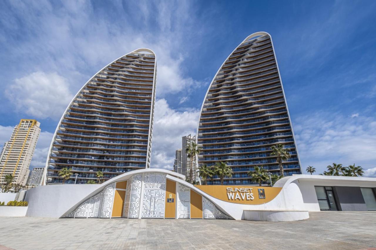 Sunset Waves Deluxe Apartments Poniente Beach Resort Benidorm Buitenkant foto